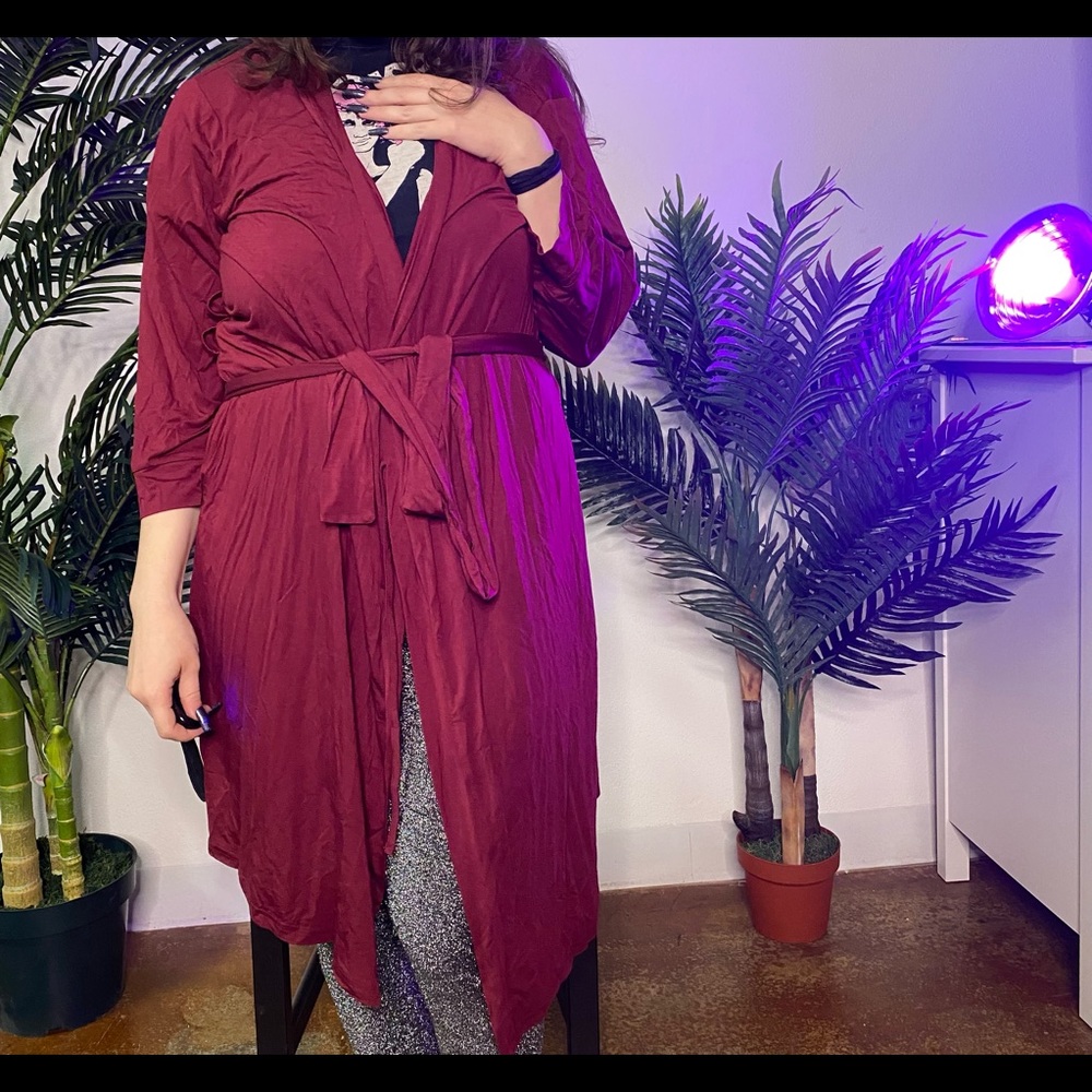 Latuza Maroon robe size large